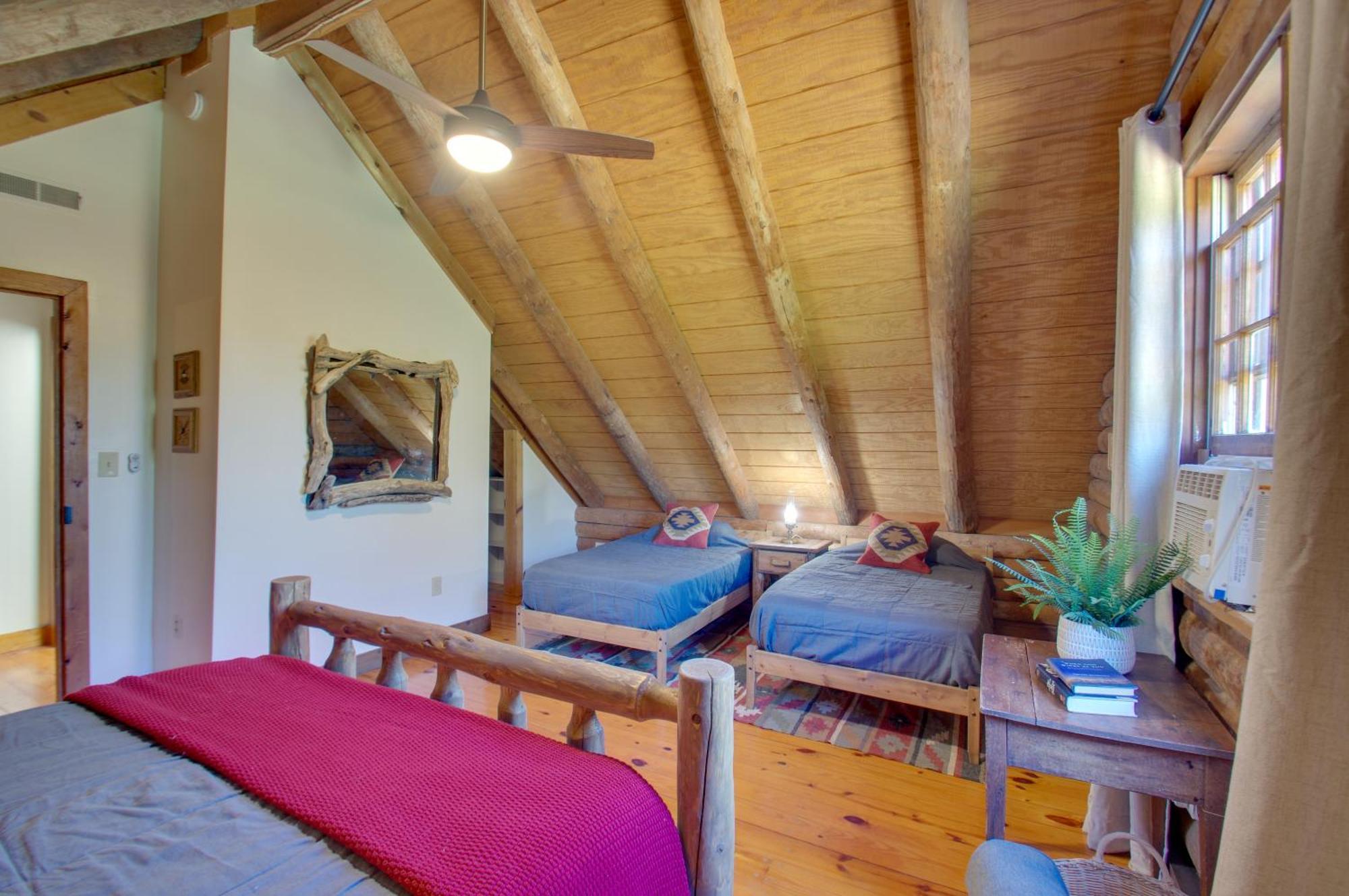 Cozy Log Cabin Getaway With Fire Pit And 3 Acres! Ruckersville Esterno foto