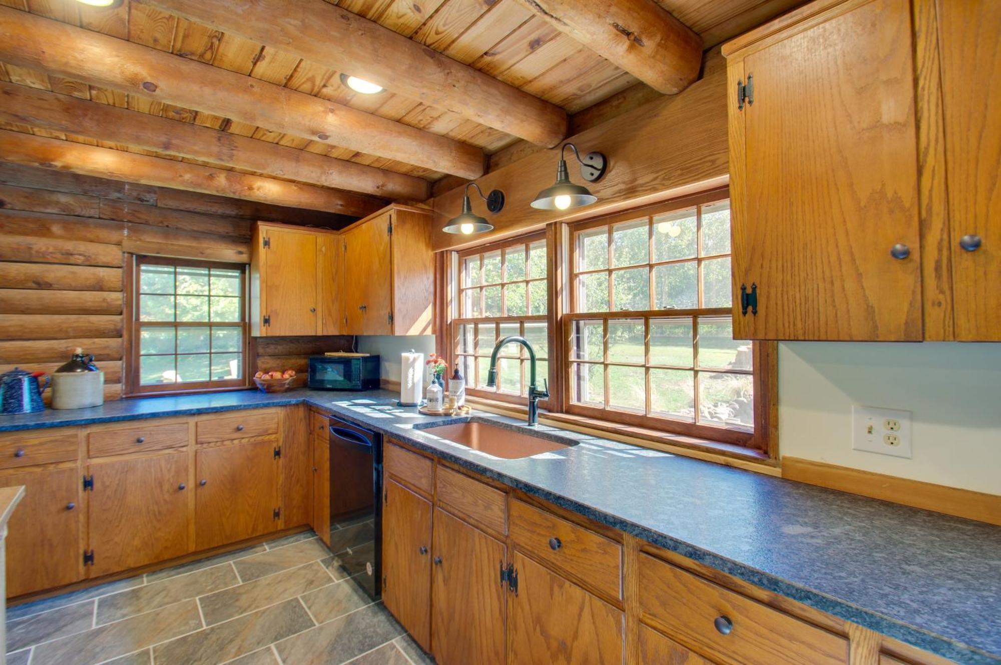 Cozy Log Cabin Getaway With Fire Pit And 3 Acres! Ruckersville Esterno foto